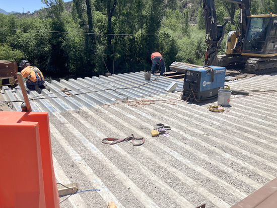 South lane steel deck installation and welding
